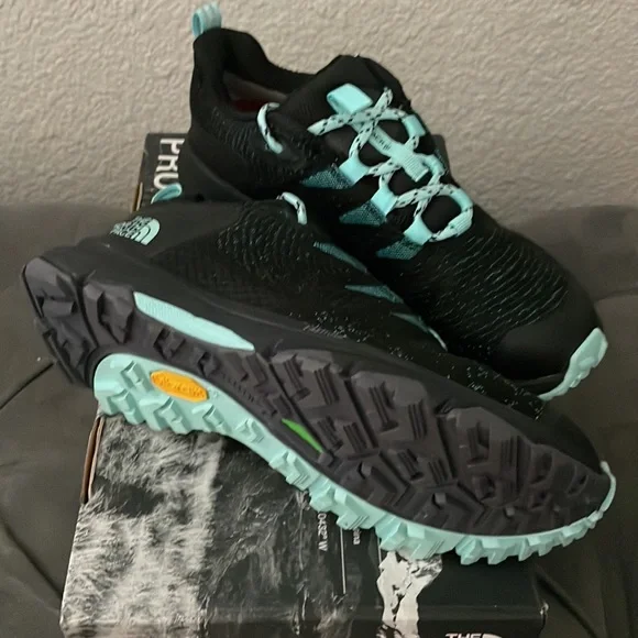 NIB The North Face Women’s Ultra Fastpack III GTX Woven Hiking Shoes - Picture 2 of 4